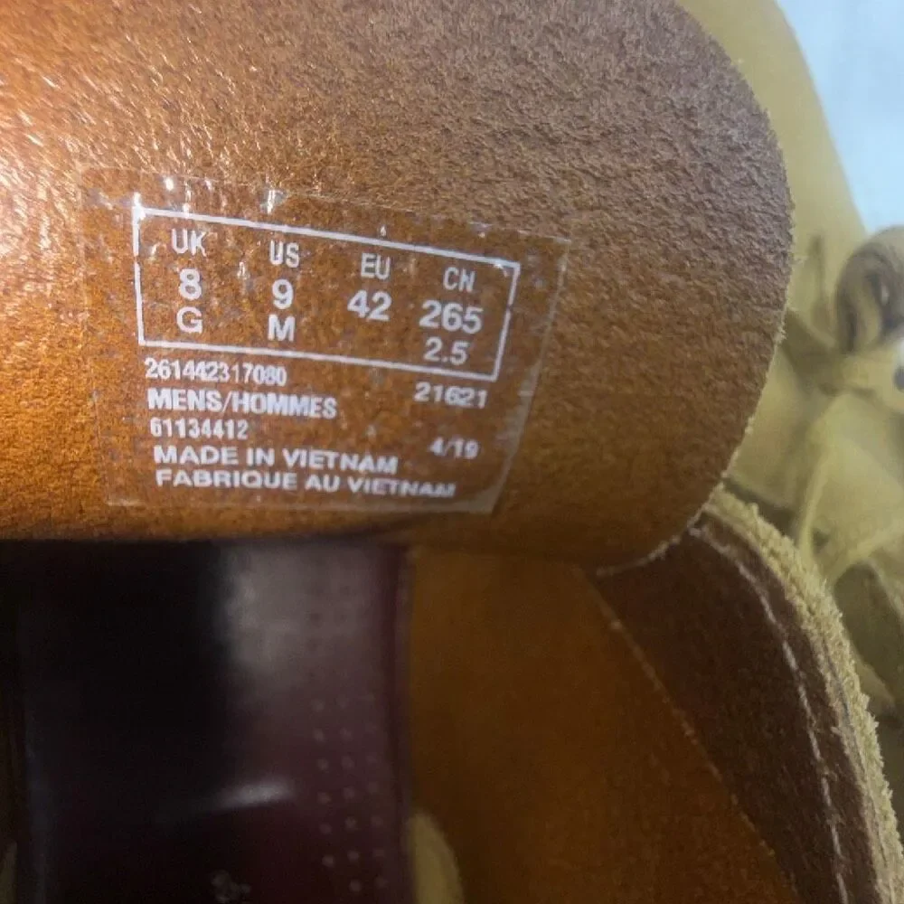 CLARKS Oak Suede Chukka Boot-9M